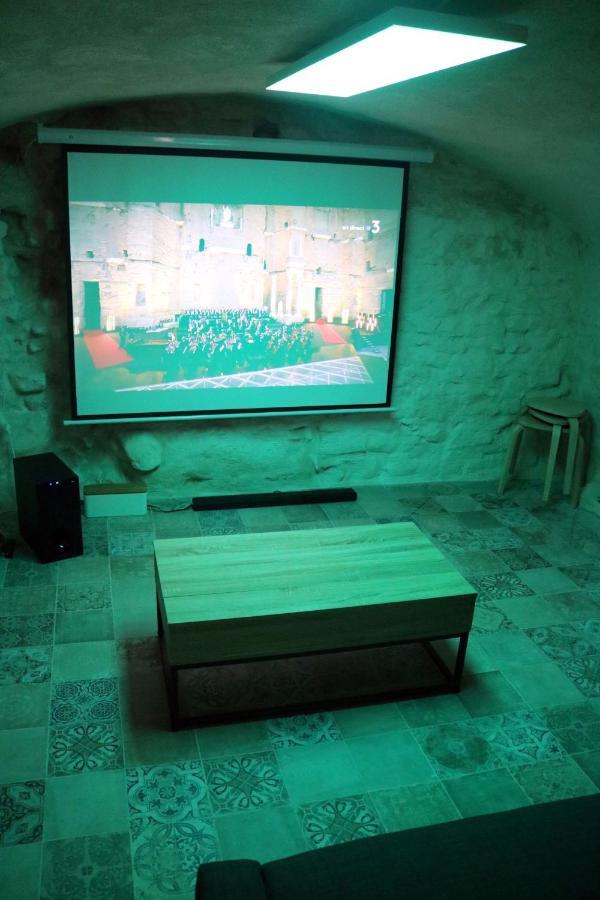 Maison 2 Chambres 100M Du Theatre Antique Avec Salle Cinema Orange  Ngoại thất bức ảnh