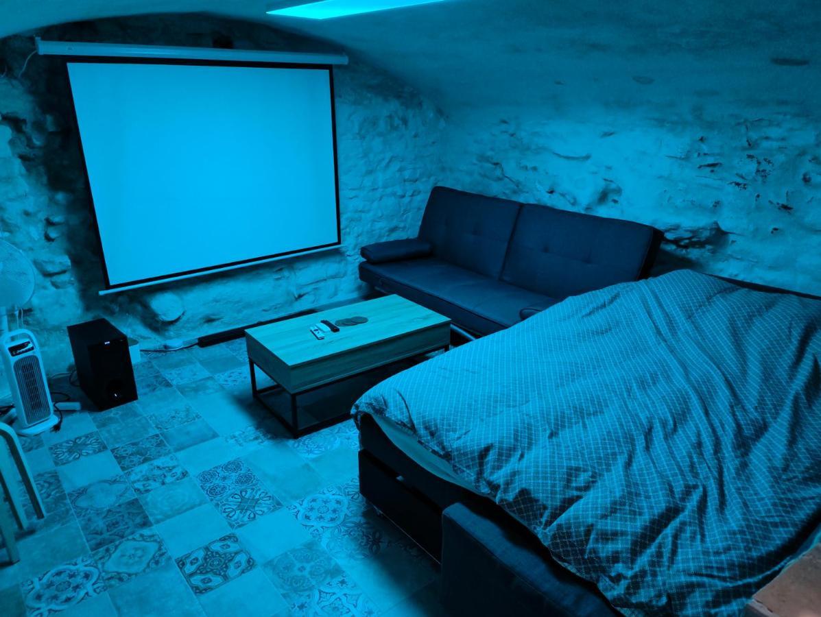 Maison 2 Chambres 100M Du Theatre Antique Avec Salle Cinema Orange  Ngoại thất bức ảnh